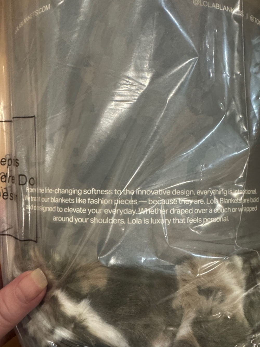 Lola Blankets/Sagebrush Camo Plush Throw/Blanket/Size L/NEW! NIB! SEALED! - Picture 6 of 16